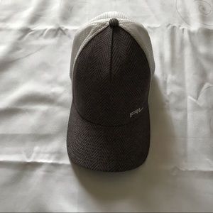 100% polyester S/M P/M gentle used in excellent condition